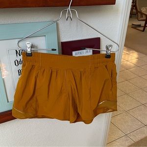 Lululemon hottie hot